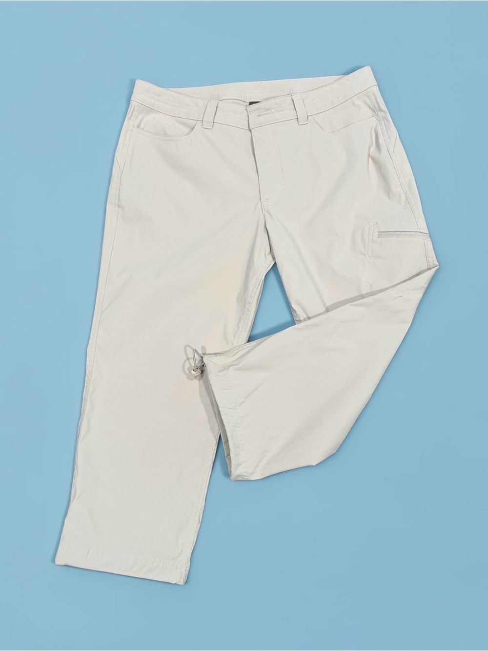 Eddie Bauer Women’s Light Tan Nylon Capris with Drawstring Hem and Pockets sz 10